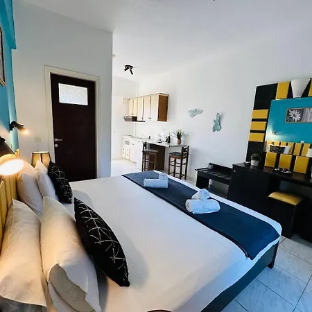 Marina Aparthotel 3*
